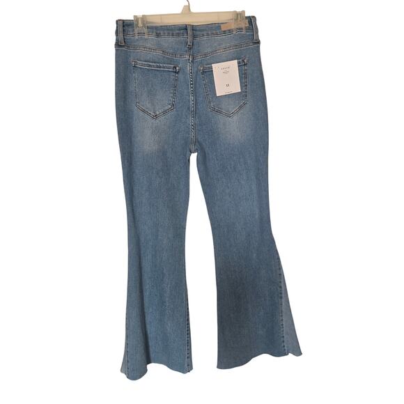 New High Rise Split Hem Flare Baggy Wide Leg Size 11 CELLO Jeans - Picture 6 of 8